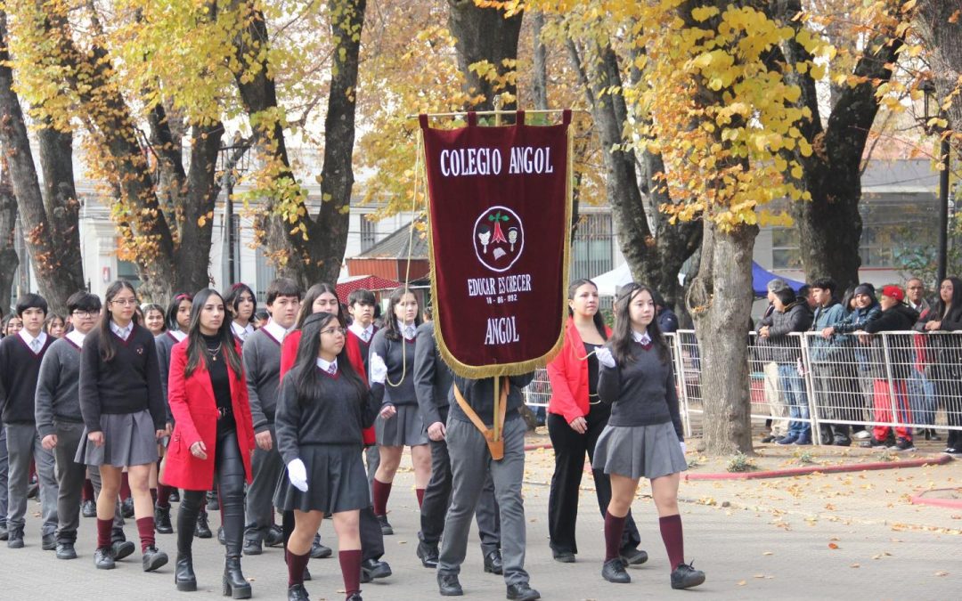 Desfile Escolar en conmemoración del Día de las Glorias Navales