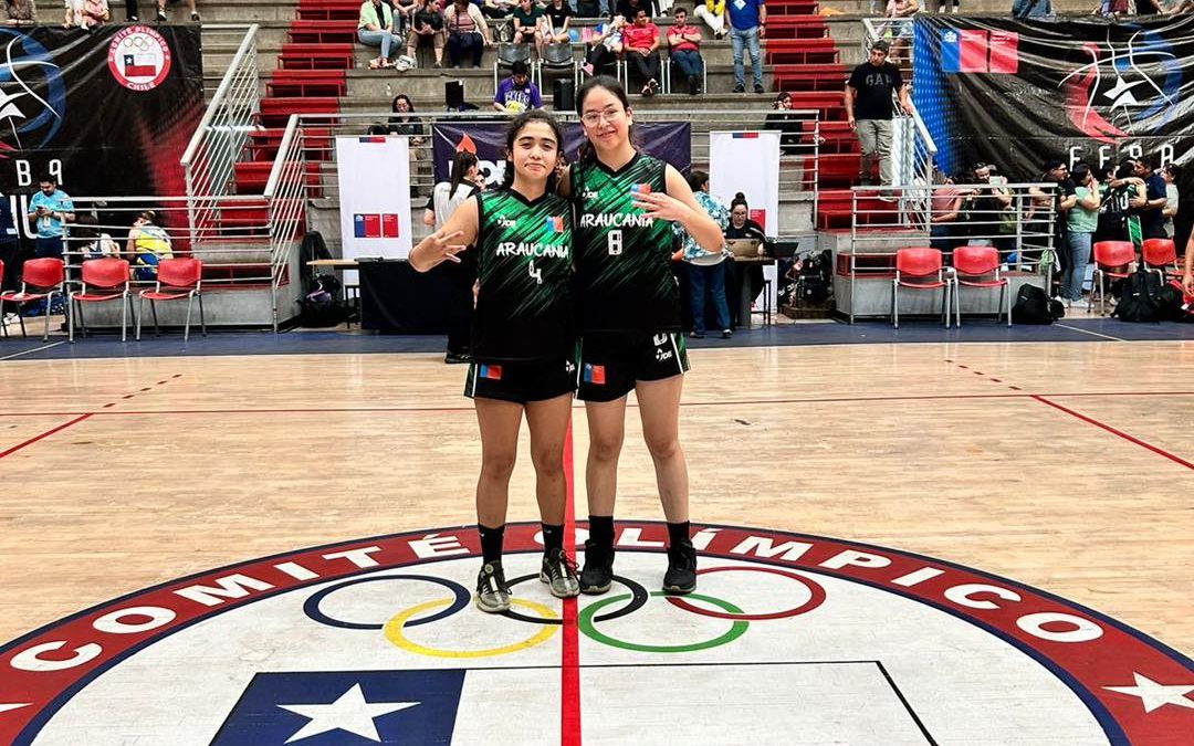 3er Lugar en Juegos Deportivos Escolares: Felicitaciones a Estefanía e Isidora